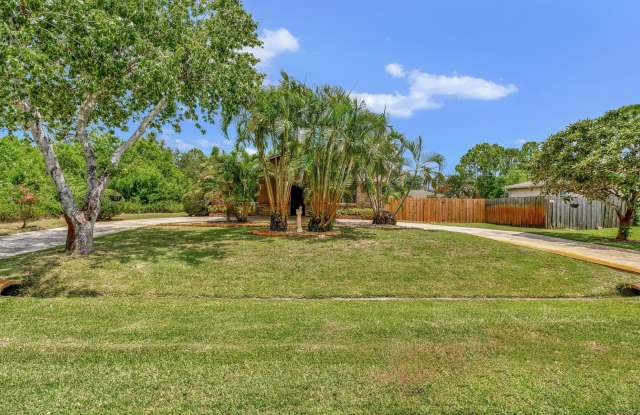 691 NW Sharpe Street