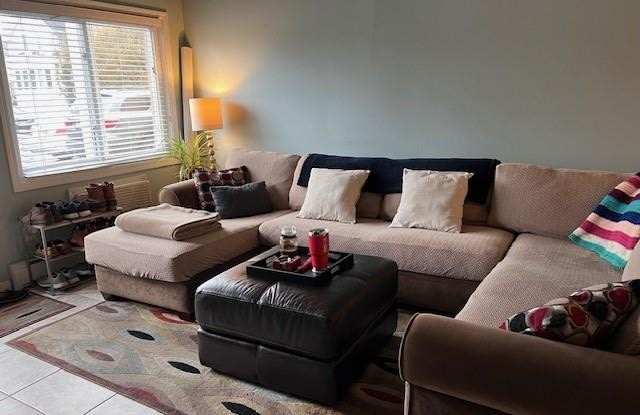26 W Narragansett Avenue