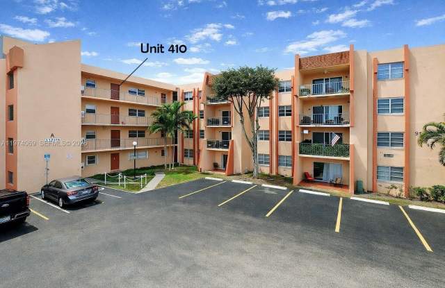 13715 Kendale Lakes Cir