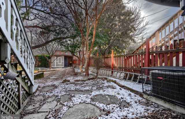 1509 W LOMBARD STREET