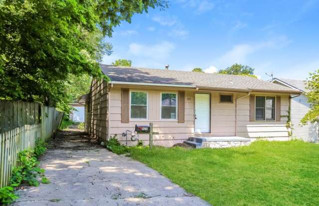 922 South Dodgion Avenue