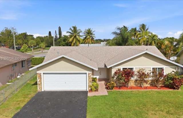 9349 NW 47th St