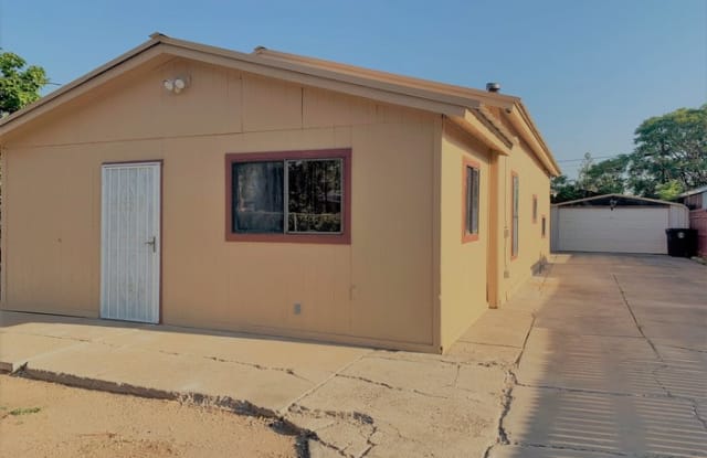 217 Sanchez Road Northwest - 217 Sanchez Road Northwest, Albuquerque, NM 87107