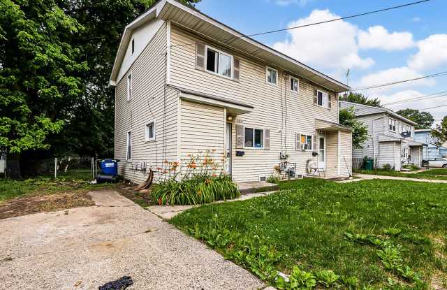 Photo of Welcome to this Charming 2 Bedroom, 1 Bathroom house located in Westland, MI.