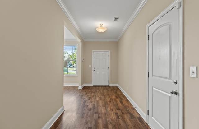 114 Summer Pointe Lane Northwest