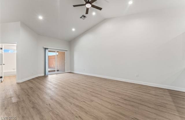 386 ROSADO SPRINGS Street