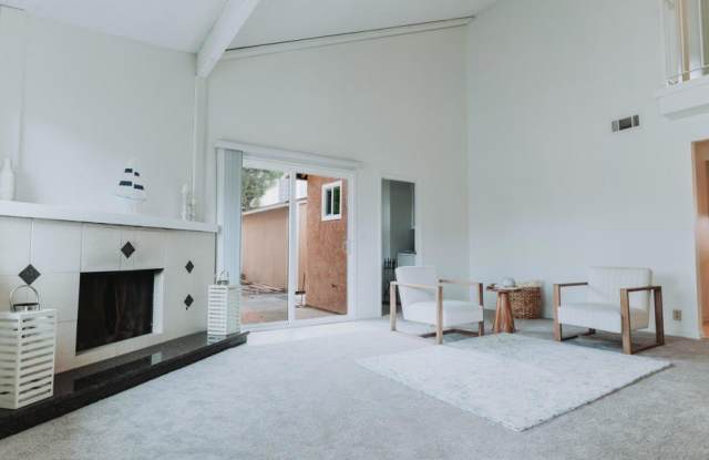 Photo of 1022 Dunes Street