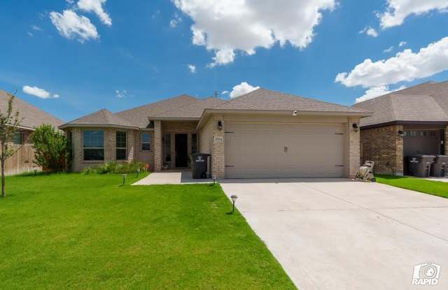 Photo of 1904 Lumina Dr