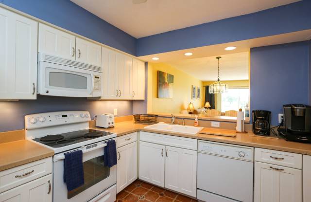 1075 Foxfire Lane #207