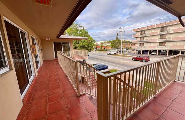 Photo of 1595 NE 125th St