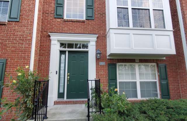 3528 Golden Gate Drive N