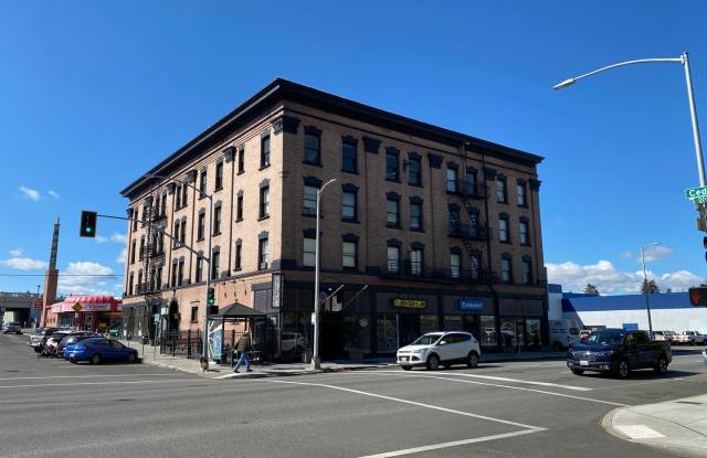 Photo of Grand Coulee Building