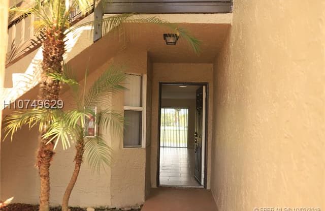 231 SW 113th Way - 231 Southwest 113th Way, Pembroke Pines, FL 33025