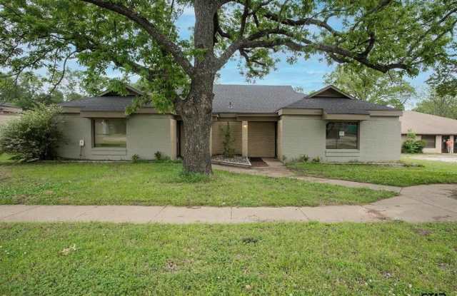 707 N Waldrip