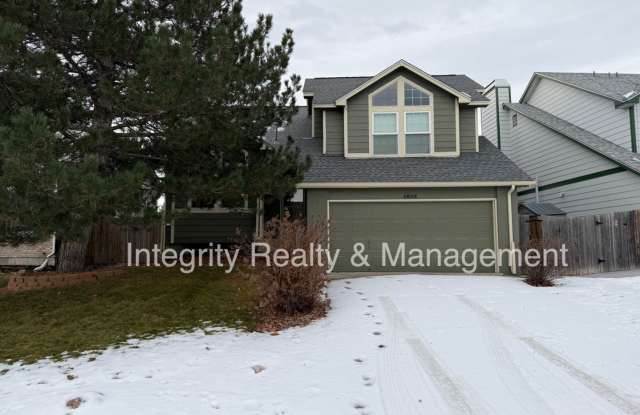 Photo of 4 Bed/3.5 Bath, 2173 Sqft - 5605 E Prescott Ave