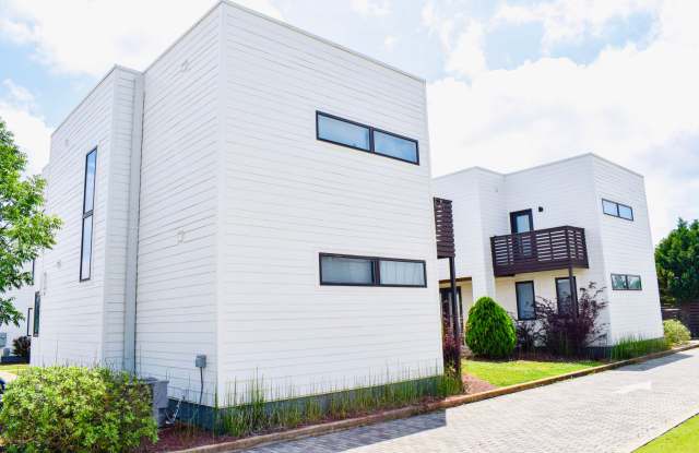 Elements on 30th Avenue E