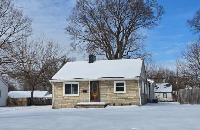 Photo of Stone Ranch Off Bardstwon Rd. 3 Bedrooms, 1 Full Bathroom  a 1 Car Garage! Nice Yard!