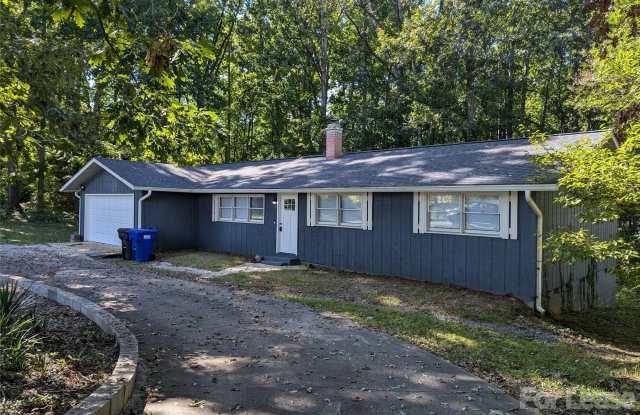 3208 Charlotte Highway