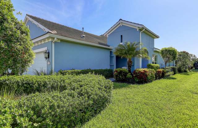 For Rent: Your Paradise Getaway in Lakewood Ranch!
