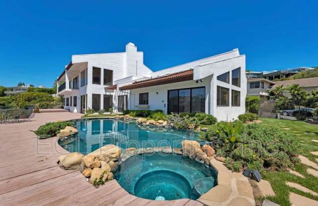 7900 Oceanus Drive
