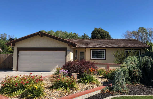 Fremont 3 bedrooms 2 baths single family home with solar and AC near American high for rent - 36537 Bosworth Court, Fremont, CA 94536