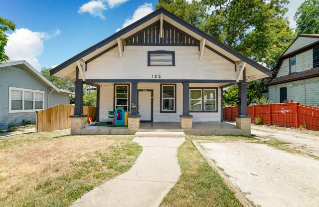 Photo of 125 Glenwood Court - 201