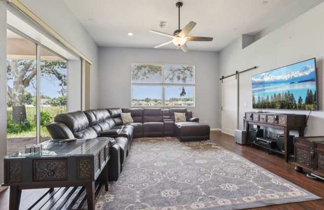 Photo of 10435 Deerberry Drive