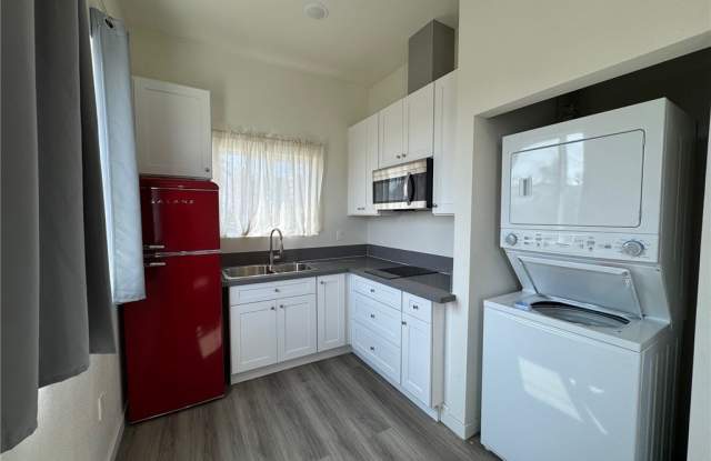 209 N Serrano Avenue 1/2