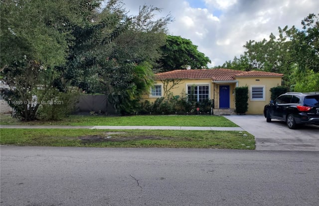 860 NE 123rd St - 860 NE 123rd St, North Miami, FL 33161