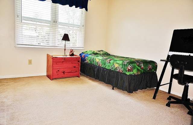 408 Hampshire Pl.