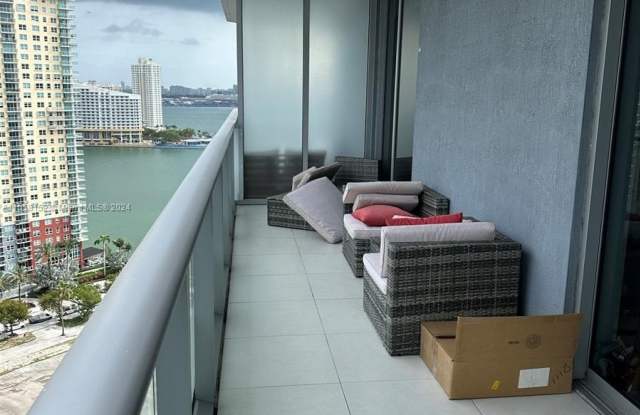 1300 Brickell Bay Dr photos photos