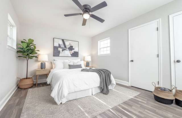 Photo of 2BR Townhome in West Ashley – Prime Location  Fresh Updates!