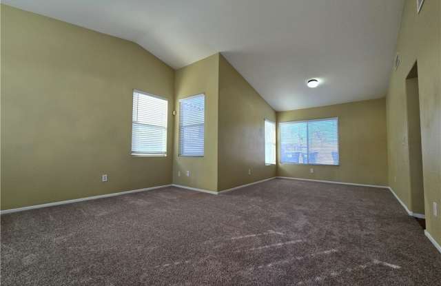 208 ZENITH POINT Avenue