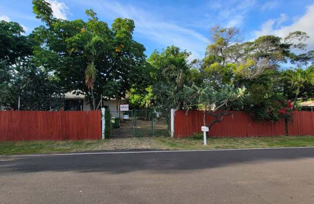 Makaha 2 Bedroom Single Family House - Kamaaina Living - 84-888 Moua Street, Makaha, HI 96792