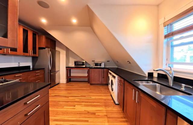 185 Davis Avenue - 8Unit 8