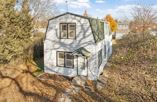 Updated 4-Bedroom 1.5-Bathroom Home in Minneapolis