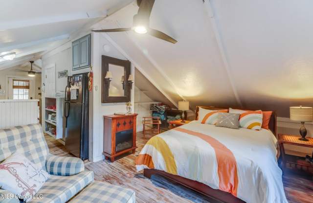 1815 Nicholson Avenue Upper Loft