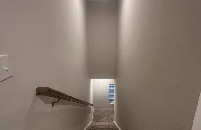 Room in 3 Bedroom Home at Memorial Pkwy