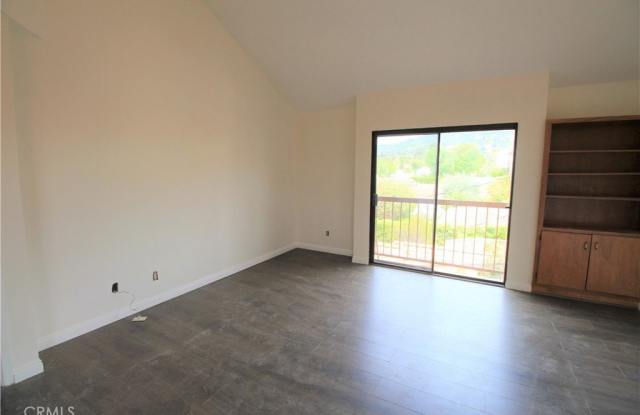 415 W Stocker Street