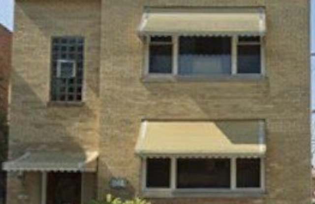 Photo of 6200 N Milwaukee Avenue unit: 2