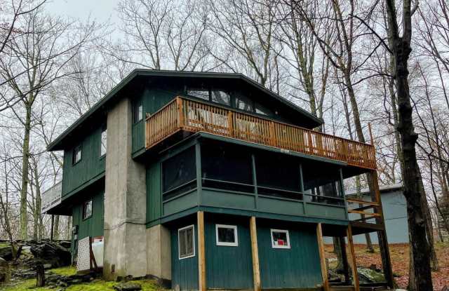 405 Canoebrook Drive