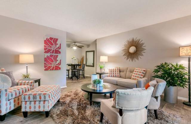 The Commons at University Square Apartments