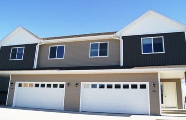 3 Bed 3 Bath Twin Home