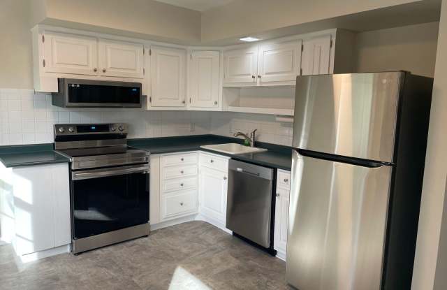 Home available 3/3 in Haw Creek!