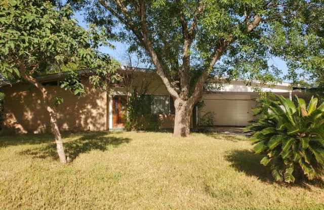 814 East Ebony Drive - 814 East Ebony Drive, Harlingen, TX 78550