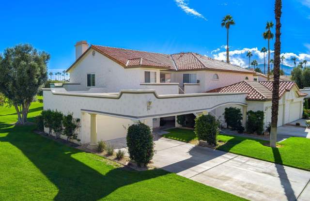 270 Vista Royale Circle E