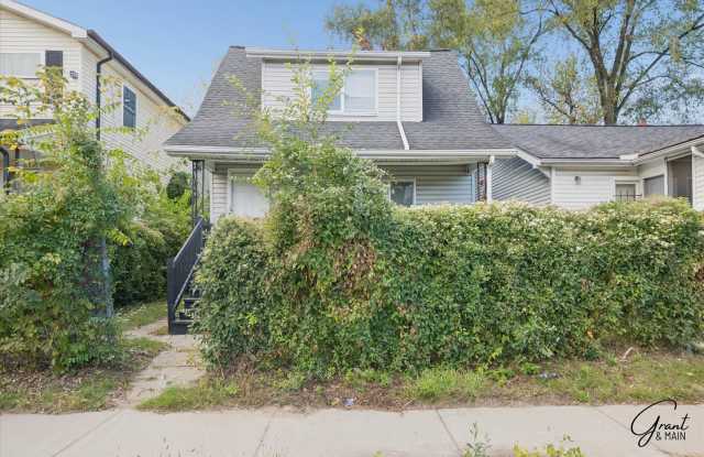 Photo of $1200 2 bedroom large home