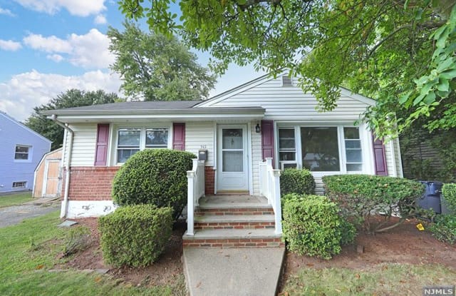 345 Merritt Avenue - 345 Merritt Avenue, Bergenfield, NJ 07621