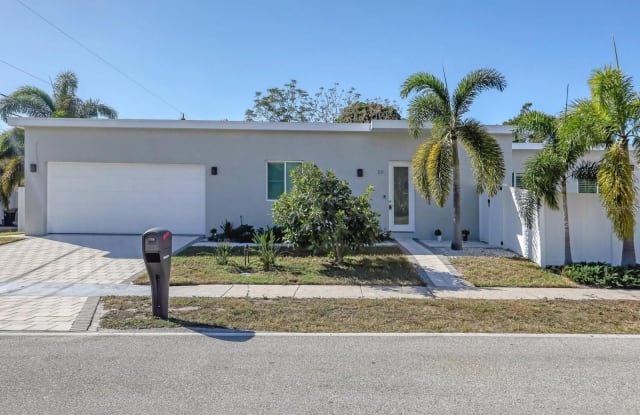 4524 RIVERWOOD AVENUE - 4524 Riverwood Avenue, South Sarasota, FL 34231