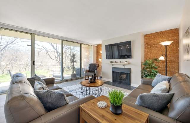 Photo of 6000 E Lake Drive unit: 1D